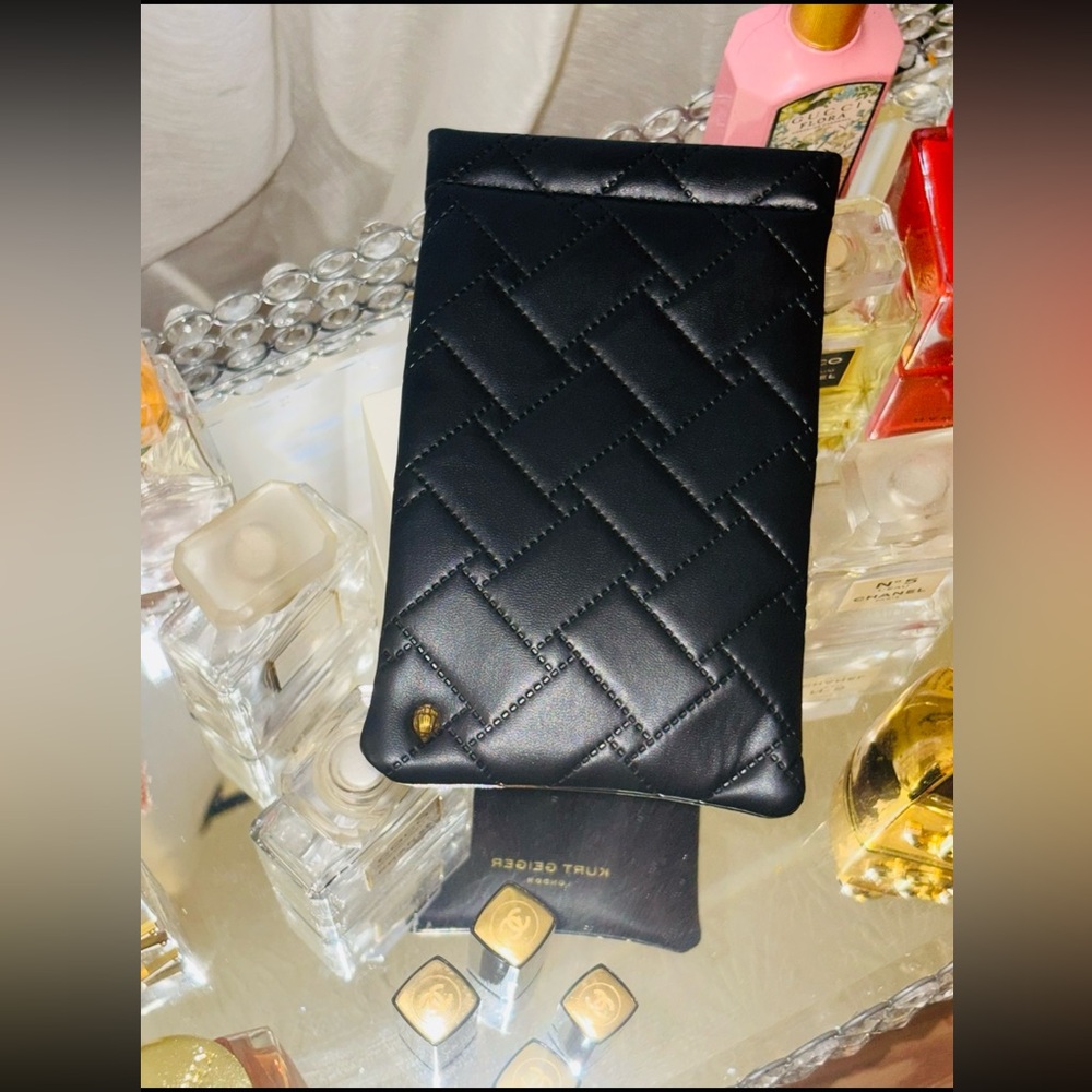 Her🖤 CASE 👝